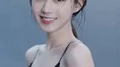 胡杏儿赠胡定欣珍贵金龙凤镯，姐妹情深显真挚友谊（2）