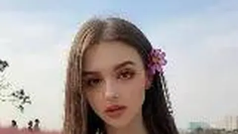 王一博韩红携手助力郑州，共抗灾情