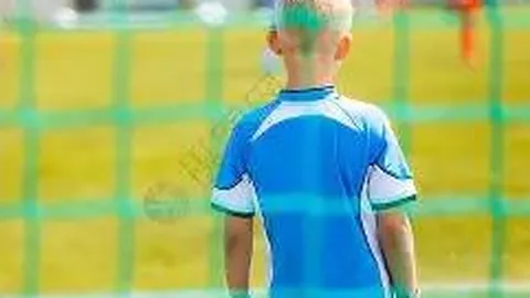 黄晓明与Baby感情甜蜜，携手佩戴情侣钻戒展甜蜜瞬间