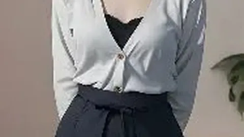 惊曝：伍珂玥珍藏梅艳芳CD遭曝光，竟发现全部为盗版盘