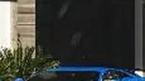 刘亦菲将亮相俞敏洪主持的董宇辉直播间，网友热议：董老师该有多开心啊